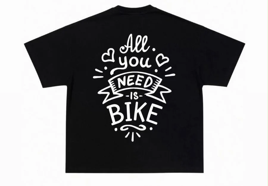 T-shirt “All You Need Is Bike” en Negro